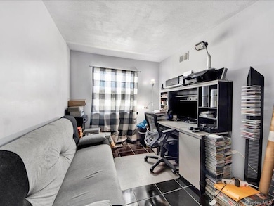 114 Beacon Ln, Bronx, NY 10473 - photo 7