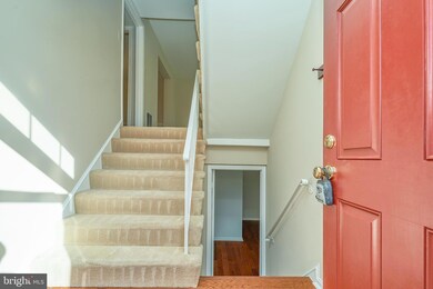 8038 Sleepy View Ln, Springfield, VA 22153 - photo 3