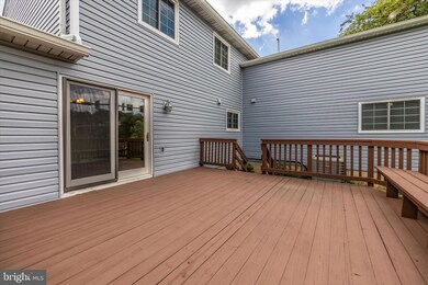 19016 Mcfarlin Dr, Germantown, MD 20874 - photo 3