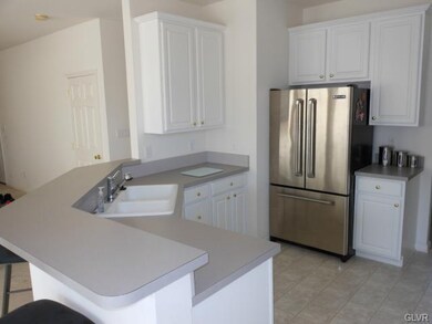 7524 Scenic View Dr, Macungie, PA 18062 - photo 5