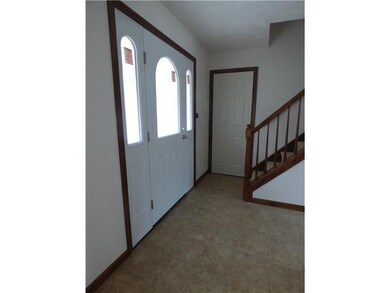Entry/Foyer.
