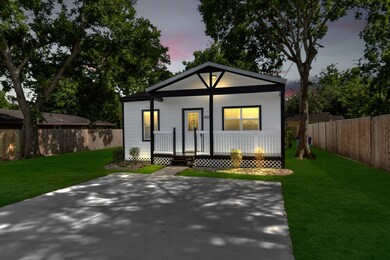 2004 Avenue C, Rosenberg, TX 77471 - photo 2