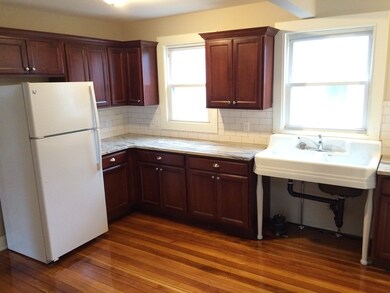 81 Field St, West Springfield, MA 01089 - photo 2