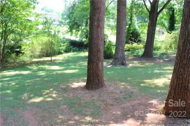 1102 Woods Dr unit 8, Statesville, NC 28677 - photo 6