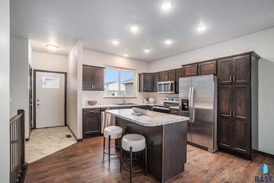 7805 E 44th St, Sioux Falls, SD 57110 - photo 5