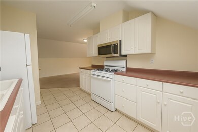 1315 Bonaventure Rd unit UPSTAIRS, Savannah, GA 31404 - photo 6