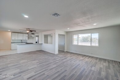 404 N Crismon Rd-5