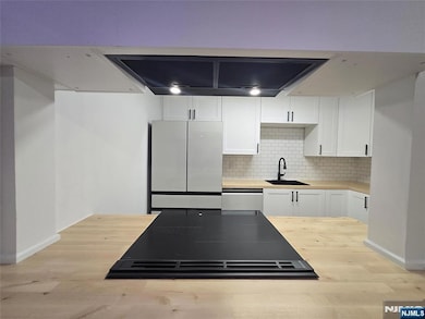 2080 Drake Ct, Mahwah, NJ 07430 - photo 3