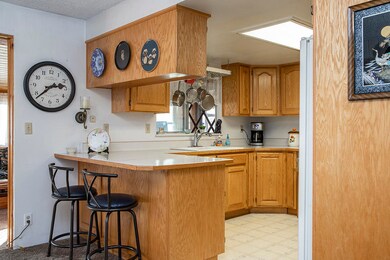 2000 Saratoga Way, Grants Pass, OR 97526 - photo 6