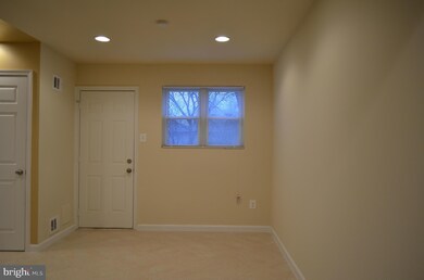 6908 Flagstaff St, Hyattsville, MD 20785 - photo 5