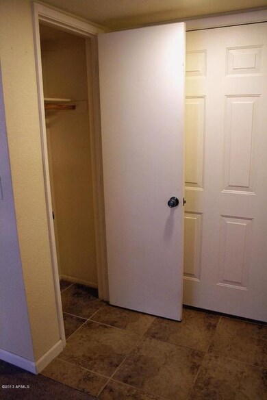 2-foyer coat closet