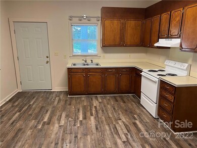 902 9th St, Statesville, NC 28677 - photo 6