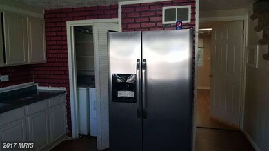 805 Seckel Ct, Halethorpe, MD 21227 - photo 3