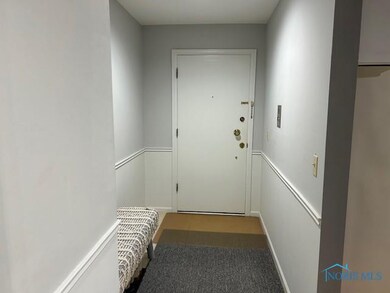 5679 Monroe Bldg 3 St, Sylvania, OH 43560 - photo 3