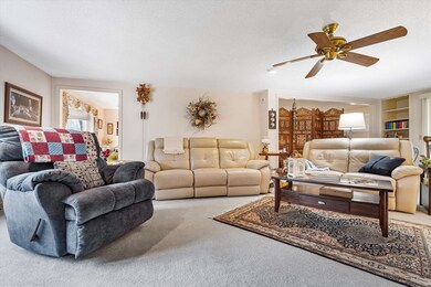 39 Old Sawmill Rd, Bedford, NH 03110 - photo 4