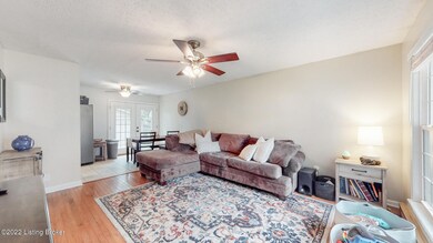 8210 Sandidge Dr Louisville KY 40228-2-o