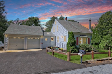 587 Shadduck Rd, Middlebury, CT 06762 - photo 2