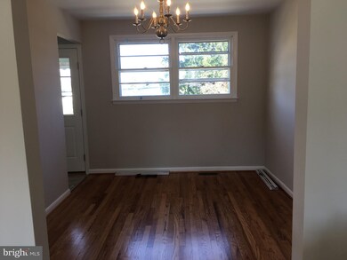 310 S Dupont Rd, Newport, DE 19804 - photo 4