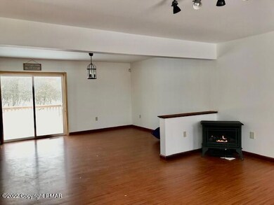 2426 Allegheny Dr, Blakeslee, PA 18610 - photo 6