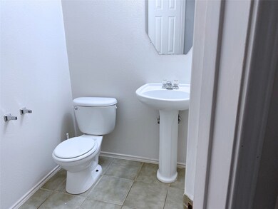 8911 Danbury Hollow Ln, Houston, TX 77075 - photo 5