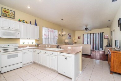 Kitchen-Family Room