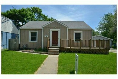 909 E 23rd St, Des Moines, IA 50317 - photo 2