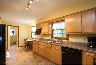 2195 N Brookside Blvd, Genoa, OH 43430 - photo 4