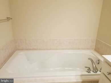 628 Cedar Spring St, Gaithersburg, MD 20877 - photo 5