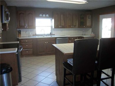 Kitchen. NEW STAINLESS STEEL APPLIANCES,  CERMANIC