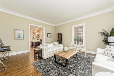 Living Room - 4144 Sudbrook Square