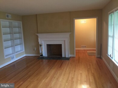 6302 Martins Ln, Lanham, MD 20706 - photo 3