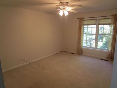 21 Cascade Cir, MerriMacK, NH 03054 - photo 2