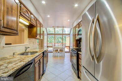 10764 Brewer House Rd, Rockville, MD 20852 - photo 7