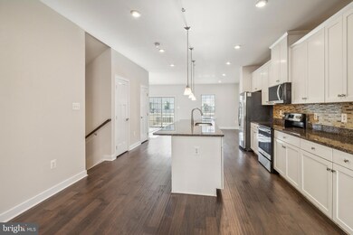 8025 Spring Arbor Dr, Laurel, MD 20707 - photo 7