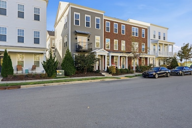 Walkability to Burkitt Commons
Steps from Burkitt Commons favorites including Steam Boys, Tito’s Mexican, and Ugadi’s Indian, putting great dining options right outside your door.