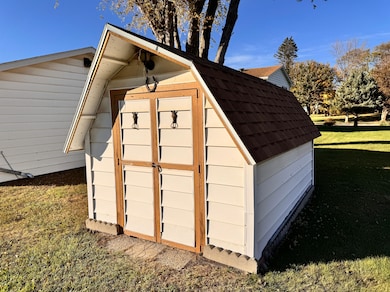 609 Walnut St, Sanborn, IA 51248 - photo 3