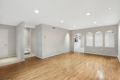 2133 Winrock Blvd unit 34, Houston, TX 77057 - photo 3