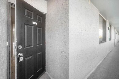 One Laurel Place Condominiums unit 408, Tampa, FL 33602 - photo 4