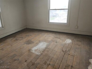 519 N Uhrich St, Uhrichsville, OH 44683 - photo 6