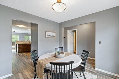 8704 Lazelle Commons Drive-15.jpg-SMALL