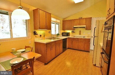 2889 Spring Lakes Dr, Davidsonville, MD 21035 - photo 7