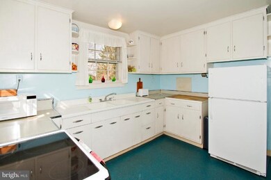 3017 Greencastle Rd, Burtonsville, MD 20866 - photo 3