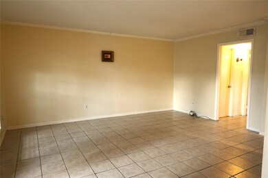 14333 Memorial Dr unit 29, Houston, TX 77079 - photo 4