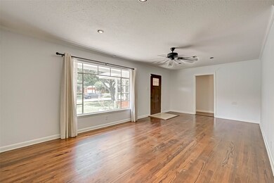 2203 Nina Lee Ln, Houston, TX 77018 - photo 6