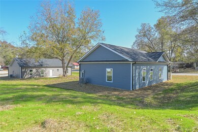 202 River St, Iva, SC 29655 - photo 2