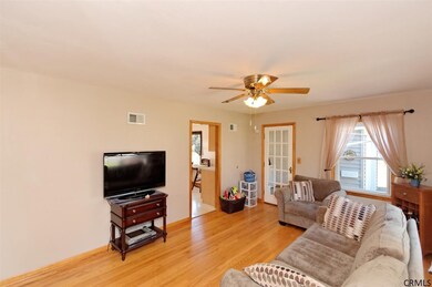 8 Weise Rd, Schenectady, NY 12302 - photo 4