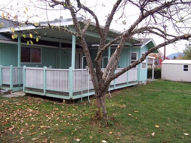 2033 Cloverlawn Dr, Grants Pass, OR 97527 - photo 4