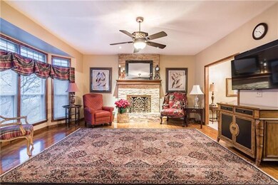 7623 Acuff Ln, Shawnee, KS 66216 - photo 2