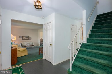 638 Tanglewood Dr, Sykesville, MD 21784 - photo 2