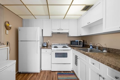 1802 Bedford Ln unit 2, Sun City Center, FL 33573 - photo 7